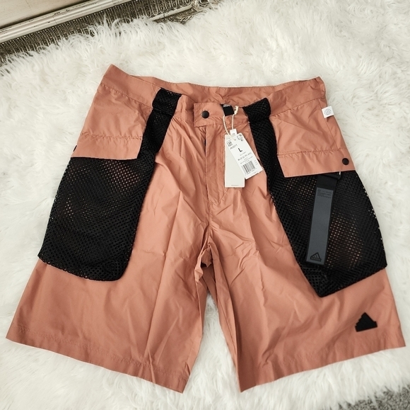 Adidas CITY ESCAPE PREMIUM SHORTS. Cargo Shorts. Size Large. Color Clay… - Picture 4 of 9